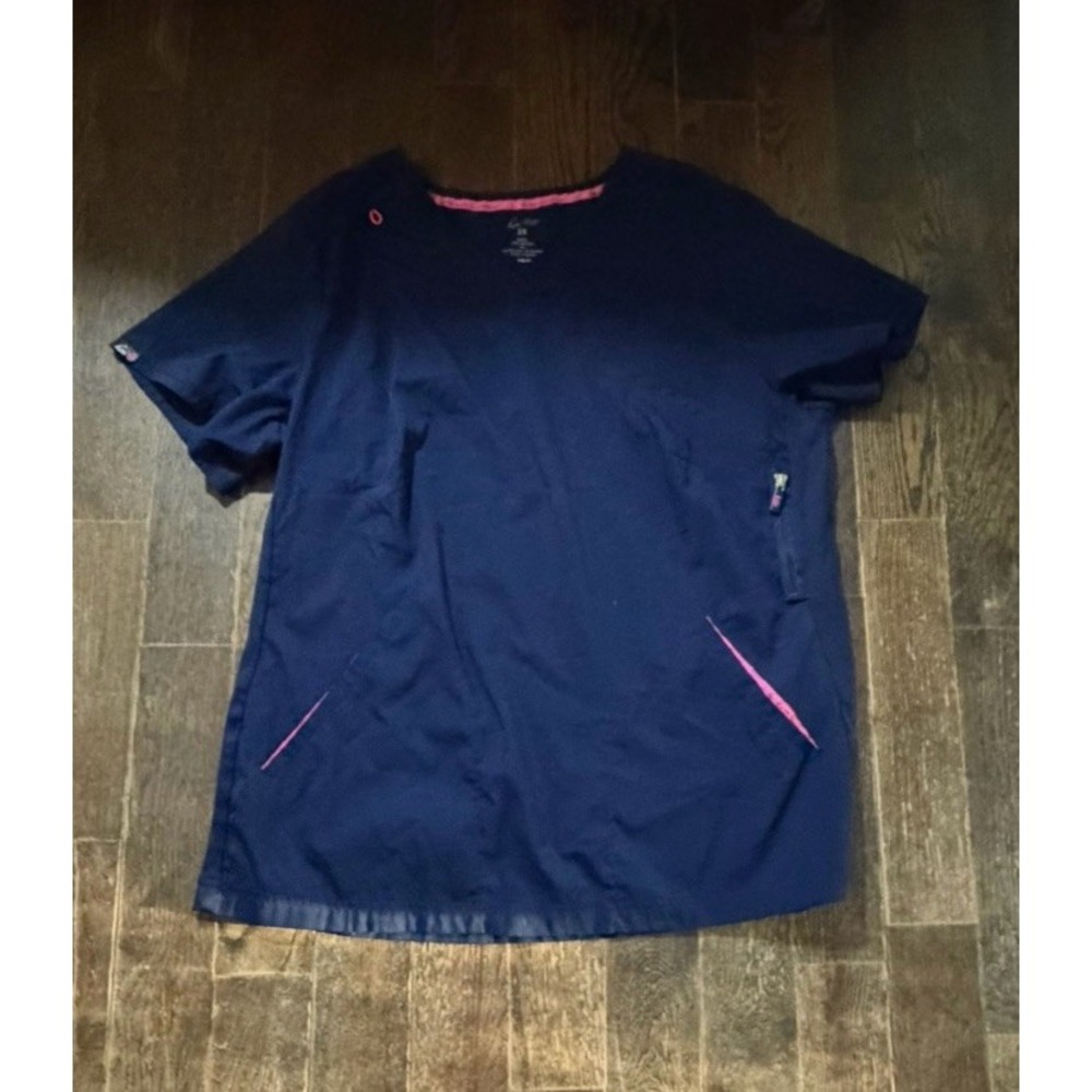 Koi Lite Scrub top size 2X ~ Navy v-neck Dobby scrubs